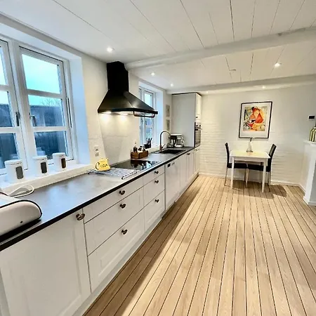 Laekkert I Hjertet Af Holiday home Marstal